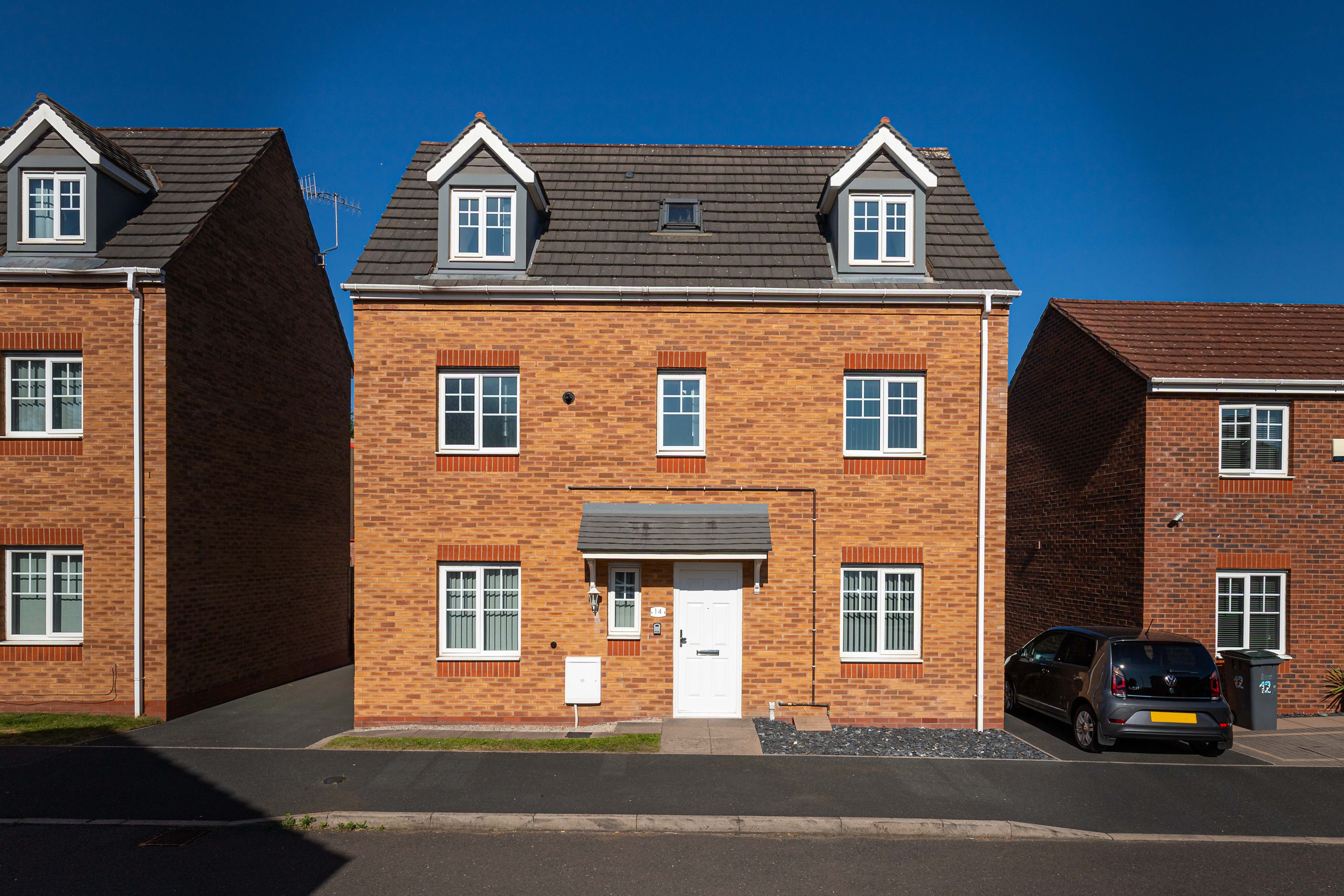 Substantial Four-Bedroom Townhouse image 4